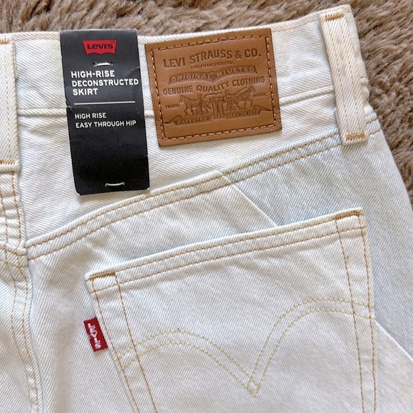 Levis Denim Skirt - Picture 5 of 6
